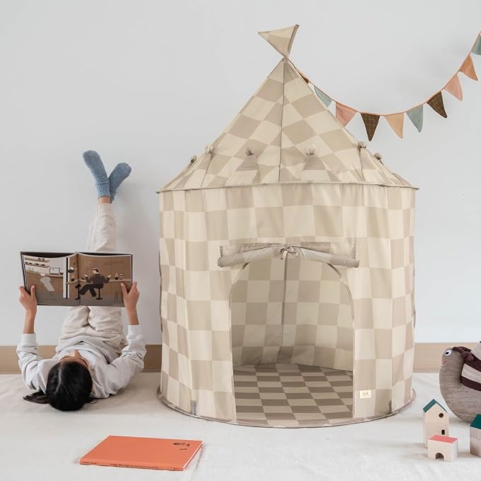 3 Sprouts Kids Play Tent - Sustainable Recycled Fabric β Fun Spacious Childs Playhouse for Indoor Games for Boys & Girls - Durable Fort Pop Up House for Toddlers & Children Age 3-10 - Checkered Beige