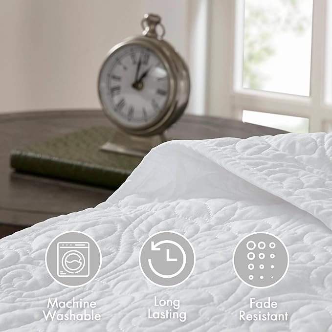 Madison Park Quebec Queen Size Quilt Bedding Set - White , Damask – 3 Piece Bedding Quilt Coverlets – Ultra Soft Microfiber Bed Quilts Quilted Coverlet