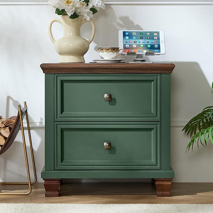 Farmhouse Nightstand with Charging Station, Rustic Low Night Stand with 2 Drawers, Mid-century Modern End Table with 4 Square Solid Wood Legs, Small Vintage Dresser for Bedroom, Home, Green