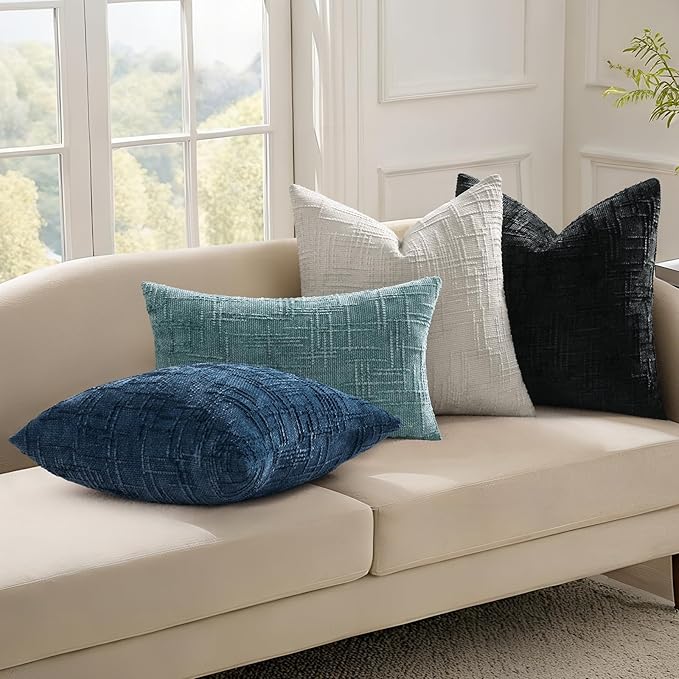 decorUhome Light Grey Chenille Throw Pillow Covers 20x20 Set of 2 Thick Textured Slubby Couch Pillow Covers Farmhouse Accent Modern Neutral Decorative Pillow Cases for Bed Sofa Living Room