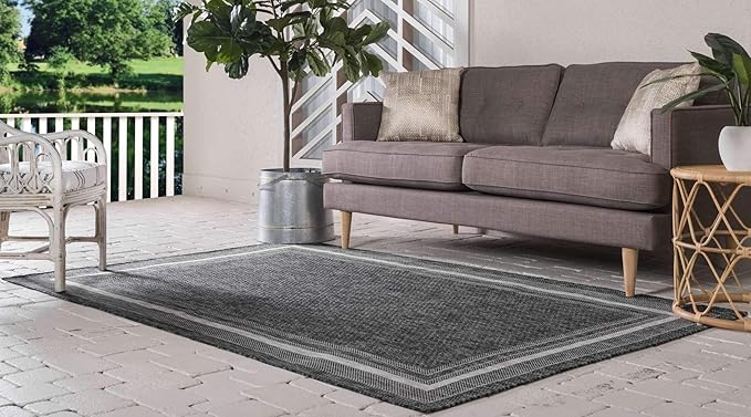 Unique Loom Outdoor Border Collection Area Rug - Soft Border (5' 3" x 8' Rectangle, Black/ Ivory)
