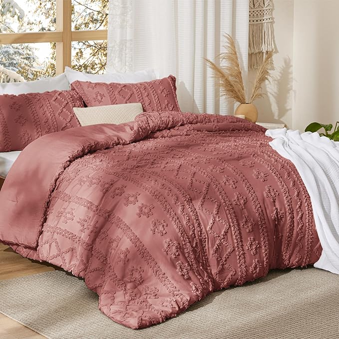 Bedsure Tufted Boho Comforter Set Queen Size - Grayish Pink Boho Bed Set, GentleSoft™ 3 Pieces Farmhouse Shabby Chic Embroidery Bedding, Gifts for Woman, Soft Jacquard Queen Comforter for All Seasons