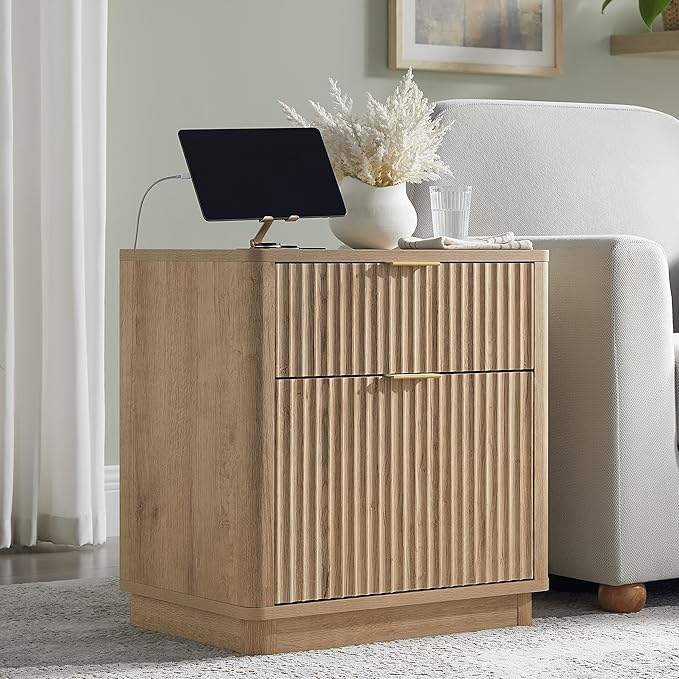 T4TREAM 23'' Fluted Nightstand with Charging Station, Large 2 Drawer Bedside Table, Modern End Table with Storage, Mid Century Night Stand for Bedroom, Living Room, Curved Profile, Natural Oak