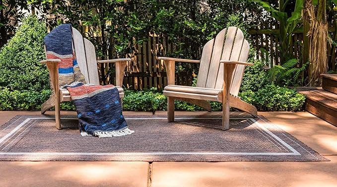 Unique Loom Outdoor Border Collection Area Rug - Soft Border (5' 3" x 8' Rectangle, Brown/ Ivory)