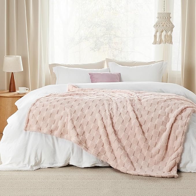 Bedsure GentleSoft Pink Throw Blanket for Couch - Checkered Fleece Blankets Gifts for Women Men Girls, Cute Soft Cozy Throw for Bedroom Home Decor Gifts, 50x60 Inches