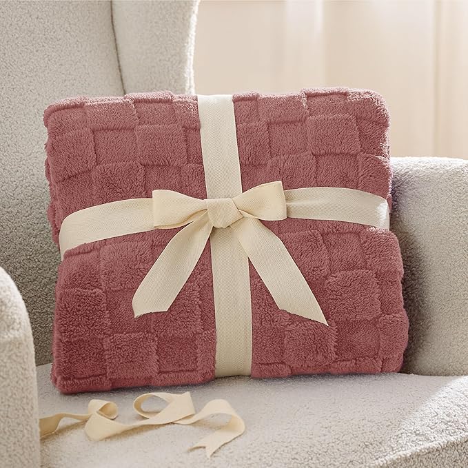 Bedsure GentleSoft Blankets Queen Size for Bed - Super Soft Cozy Blanket for Women Men Girls, Large Fuzzy Fleece Throw for Bedroom Decor, Dusty Pink, 90x90 Inches