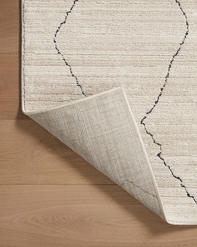 Loloi Darby Collection DAR-03 Sand/Charcoal 2'-7" x 8'-0" Runner Rug