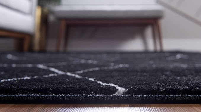 Unique Loom Trellis Frieze Collection Area Rug - Geometric (6' 1" x 9', Black/ Ivory)