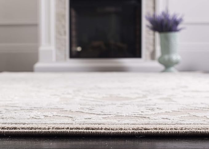 SAFAVIEH Reflection Collection Accent Rug - 2'3" x 3', Beige & Cream, Non-Shedding & Easy Cleaning, Ideal for Entryway, Living Room, Bedroom (RFT665A)