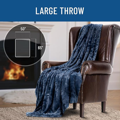 Everlasting Comfort Soft & Comfortable Navy Blue Faux Fur Throw Blanket for Couch - (50"x65") Minky & Fluffy Fall Blankets & Throws, Plush Fuzzy for Bed, Sofa & Living Room - Cozy Home Decor
