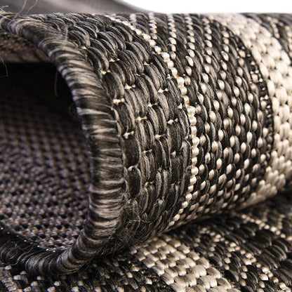 Unique Loom Outdoor Border Collection Area Rug - Soft Border (7' 10" Square, Black/ Ivory)