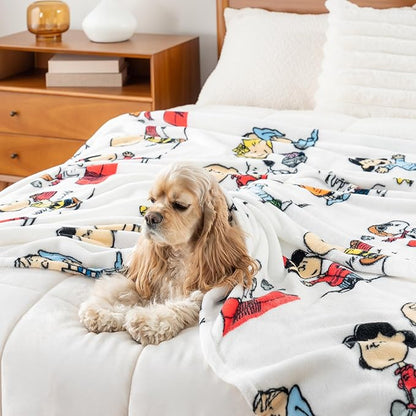 Berkshire VelvetLoft Peanuts Snoopy Cute Character Plush Throw Blanket, Peanuts Gang, Throw (55" x 70")
