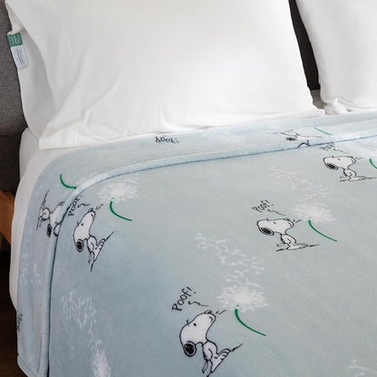 Berkshire Blanket Peanuts® VelvetLoft® Cute Character Snoopy Plush Blanket,Peanuts Snoopy Make a Wish Spring Blue,King 90 in x 108 in (Official Peanuts® Product)