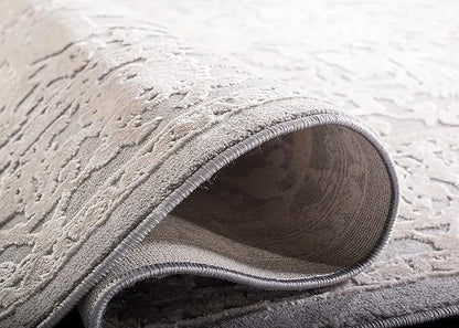 SAFAVIEH Reflection Collection Accent Rug - 2'3" x 4', Light Grey & Cream, , Non-Shedding & Easy Cleaning, Ideal for Foyer, Living Room, Bedroom (RFT665C)