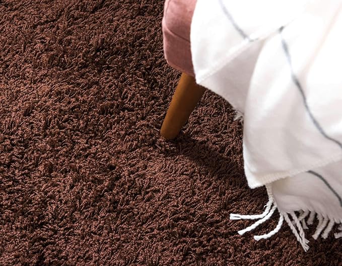 Unique Loom Solid Shag Collection Area Rug (4' 1" x 6' 1" Rectangle, Chocolate Brown)