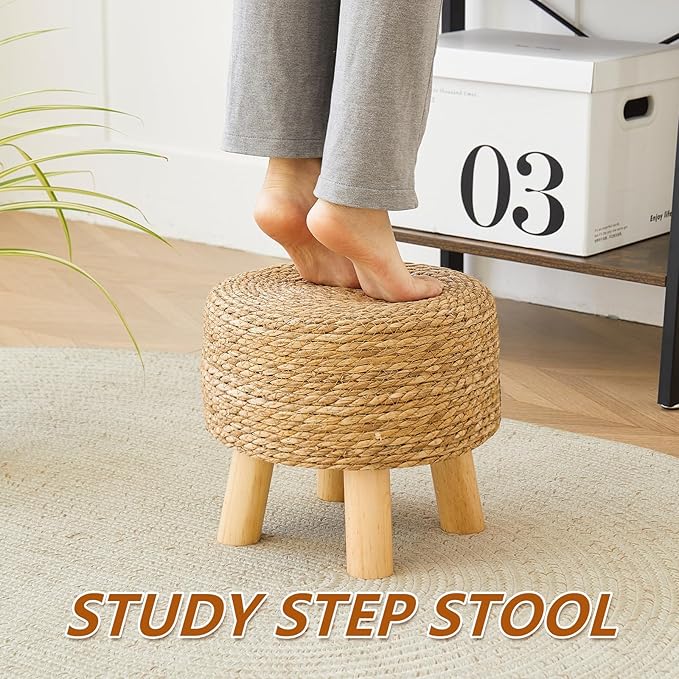 Round Ottoman Natural Seagrass Footstool, Round Footstool with 4 Wood Legs, Hand Woven Round Footstool Sofa Stool, Multifunctional Modern Dressing Stool, Sofa Side Table for Bedroom (Nature)