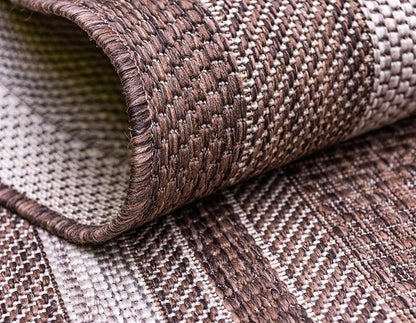 Unique Loom Outdoor Border Collection Area Rug - Soft Border (6' 1" x 9' Rectangle, Brown/ Ivory)