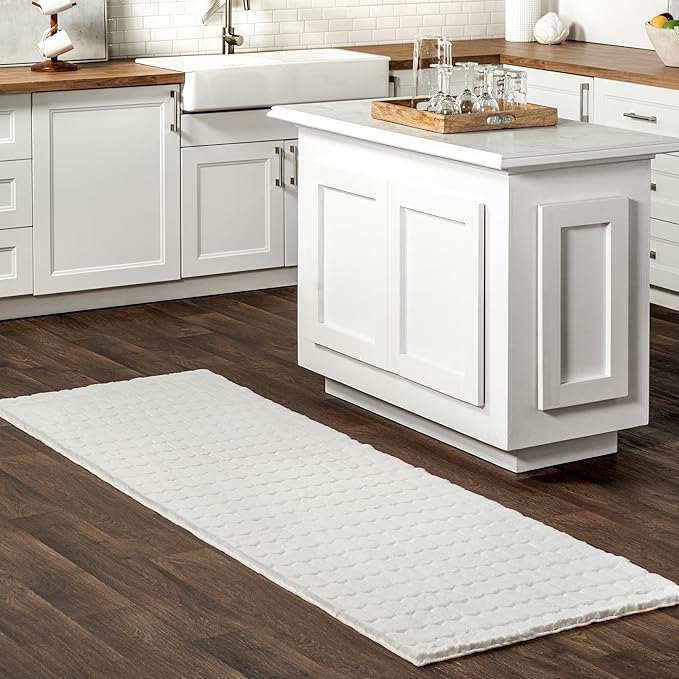 nuLOOM 2'6" x 10' Cozy Plush Area Rug, Machine Washable, Non-Slip, Soft Fluffy Shag Carpet for Living Room Bedroom Kids Room Nursery Home Decor, Nia White
