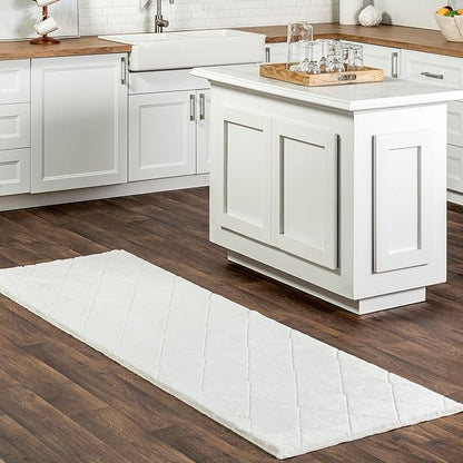nuLOOM 2'6" x 10' Cozy Plush Area Rug, Machine Washable, Non-Slip, Soft Fluffy Shag Carpet for Living Room Bedroom Kids Room Nursery Home Decor, Amy White