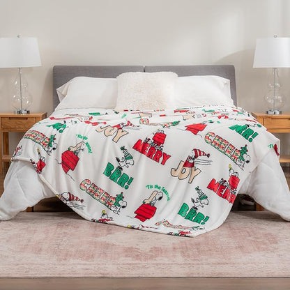 Berkshire Blanket Peanuts® VelvetLoft® Cute Character Snoopy Plush Blanket,Christmas Snowy Scene,Twin 60 in x 90 in (Official Peanuts® Product)