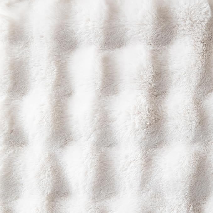 Pack of 2 Thick Plush Throw Pillow Covers Fluffy Wave Faux Fur Decorative Cushion Covers Soft Wool Pillowcase for Sofa Couch Livingroom 16x16 Inch White