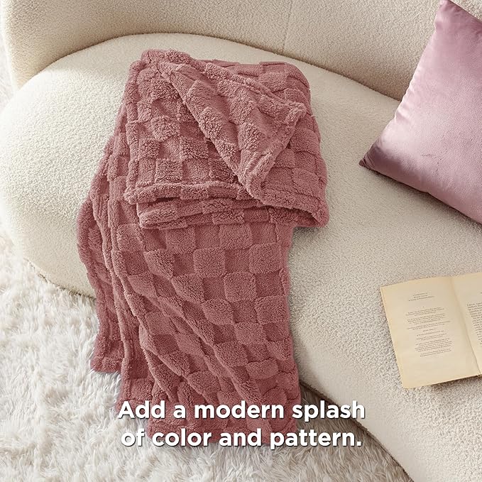 Bedsure GentleSoft Dusty Pink Throw Blanket for Couch - Checkered Fleece Blankets Gifts for Women Men Girls, Cute Soft Cozy Throw for Bedroom Home Decor Gifts, 50x60 Inches