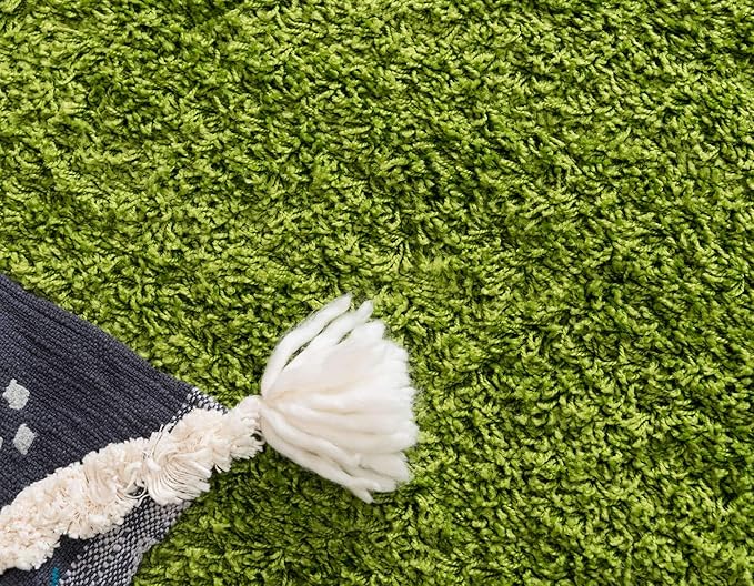 Unique Loom Solid Shag Collection Area Rug (7' 10" x 10' Rectangle, Grass Green)