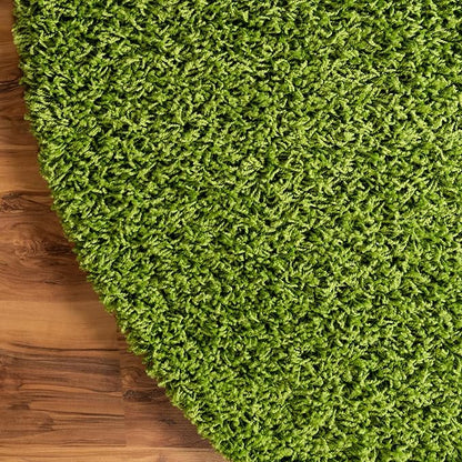 Unique Loom Solid Shag Collection Area Rug (5' 3" Round, Grass Green)