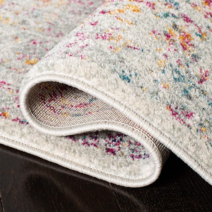 SAFAVIEH Evoke Collection 4' x 6' Ivory / Fuchsia EVK256Q Oriental Distressed Non-Shedding Living Room Bedroom Accent Rug