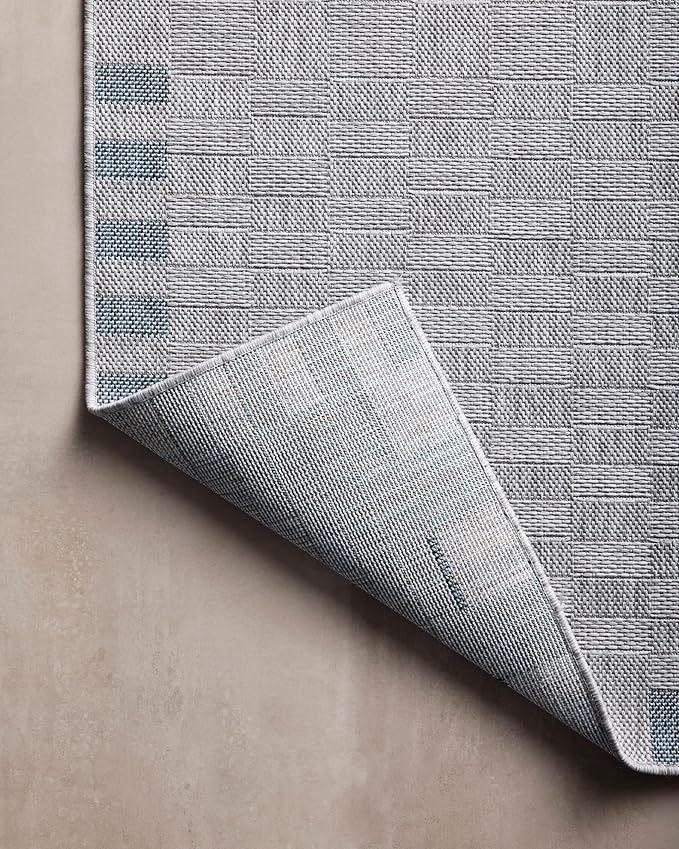 Loloi Amber Lewis Topanga Collection TOP-07 Silver/Blue 7'-10" x 10' Indoor/Outdoor Area Rug
