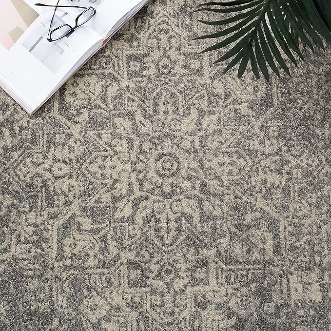 SAFAVIEH Evoke Collection 4' x 6' Silver / Ivory EVK256S Oriental Distressed Non-Shedding Living Room Bedroom Accent Rug