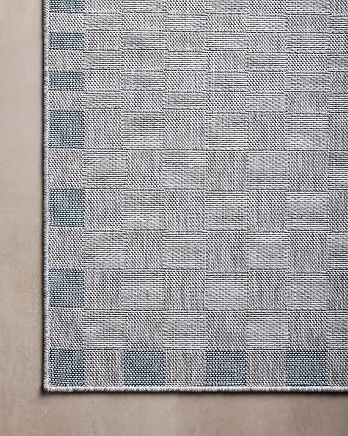Loloi Amber Lewis Topanga Collection TOP-07 Silver/Blue 7'-10" x 10' Indoor/Outdoor Area Rug